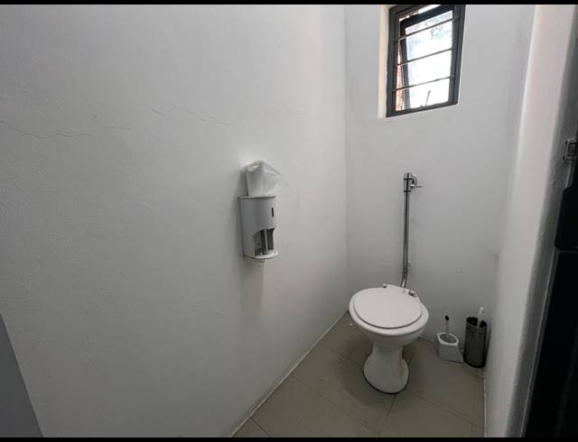 301M² WAREHOUSE TO LET IN STRIJDOMPARK